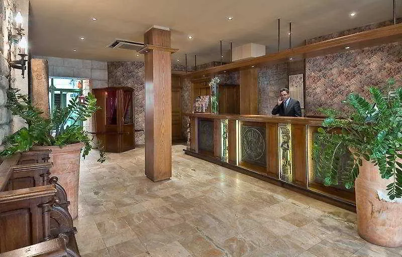 Hotel Sully Saint-Germain Parigi